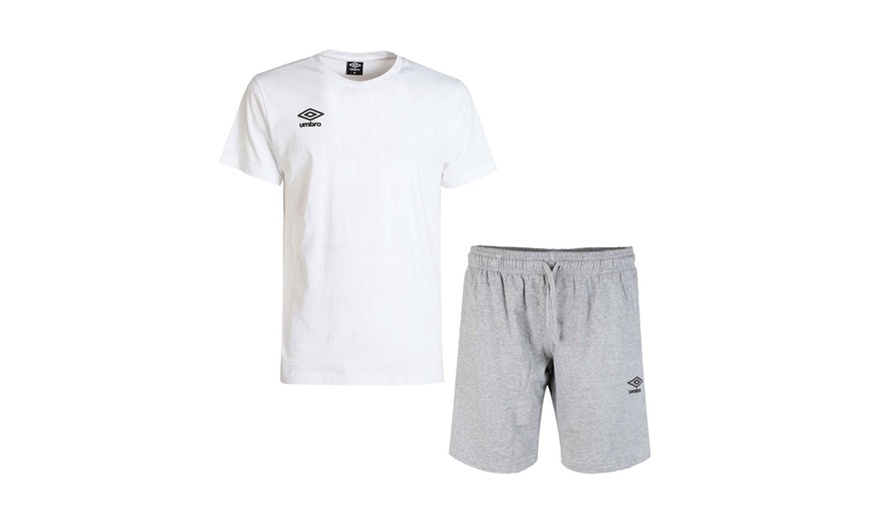 Image 8: Completo da uomo con maglietta e pantaloncini Umbro