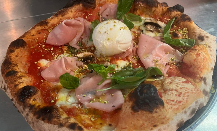 Image 4: Spezial-Bruschetta, Pizza nach Wahl und Tiramisu für 1-4 Personen