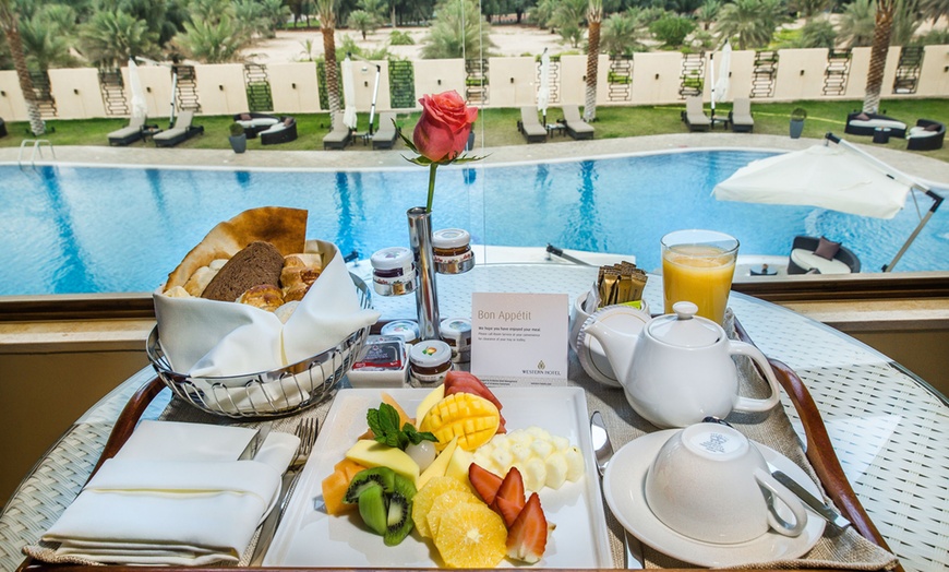 Image 2: Abu Dhabi: 1- or 2-Night 4* Stay with Breakfast