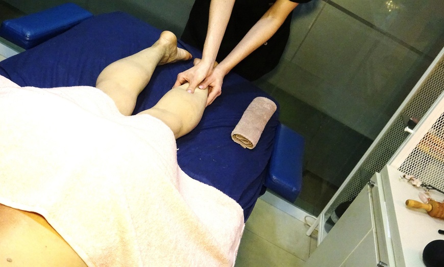 Image 15: Conecta con tus sentidos con 1 o 2 masajes con opción a ritual facial