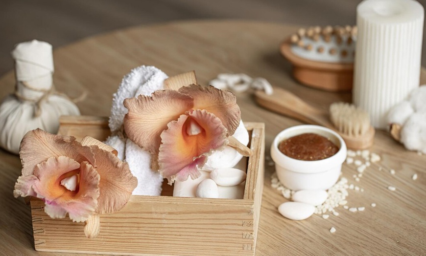 Image 6: Masaje corporal con opción a reflexología podal y reiki