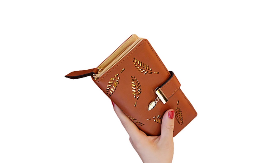 Image 5: Ladies Hollow Leaf Purse Wallet