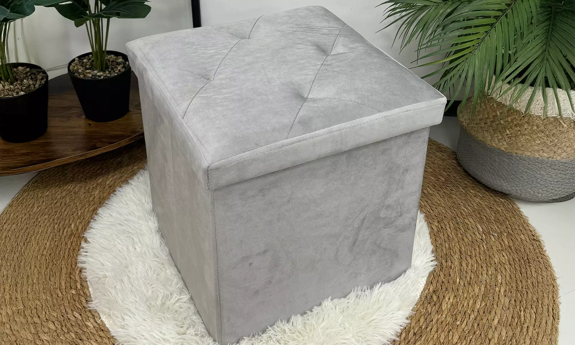 Pouf carré en velours Milo