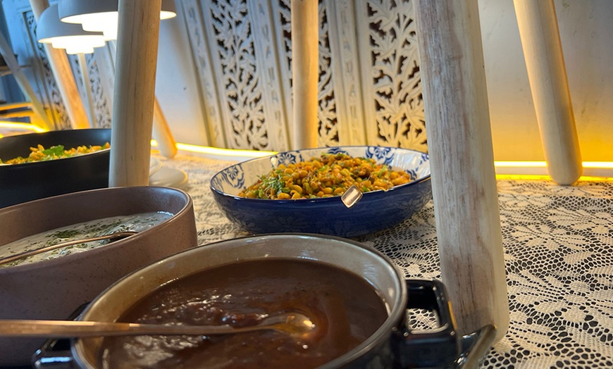 Image 9: Indisches Buffet inkl. Mango Lassi für 1, 2 oder 4 Personen