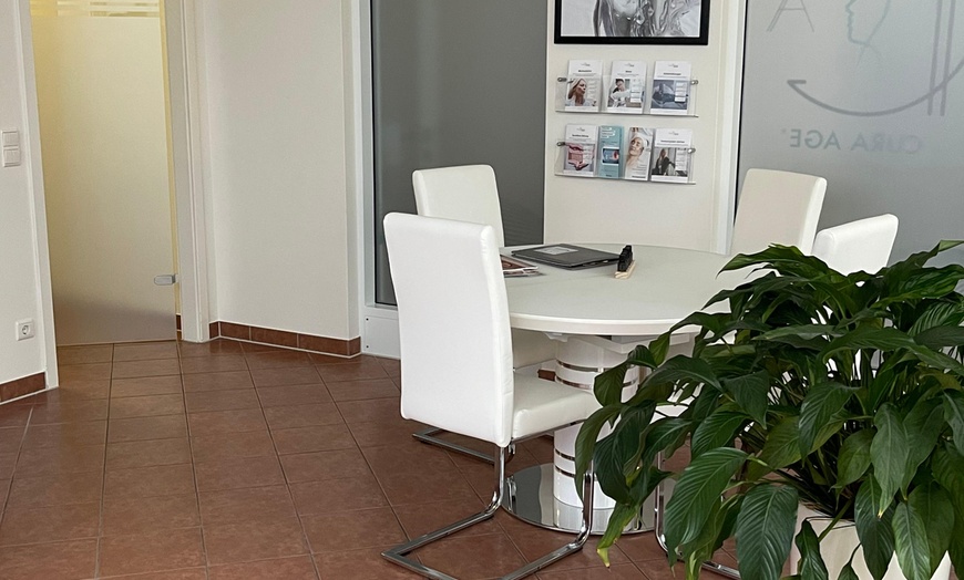 Image 5: 30/60 Min. therapeutische Rücken- & Kopf Aromaöl-Massage für 1 Person