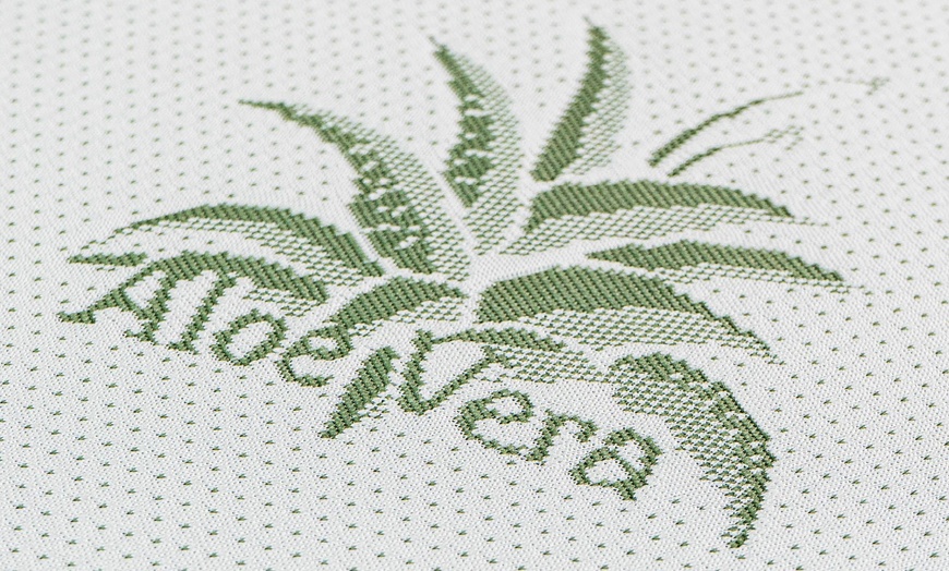 Image 4: 5-Zone Memory Foam Topper 5 cm Aloe Vera