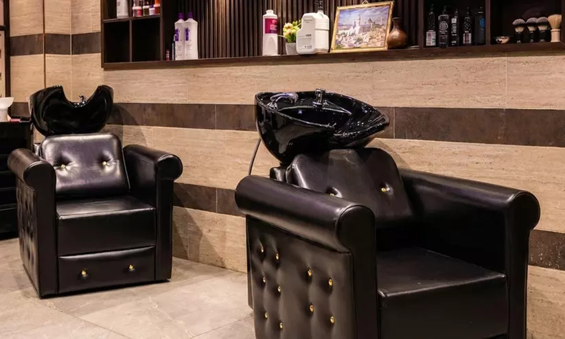 Waschen, Schneiden & Föhnen für Damen, optional mit Färben / Strähnen