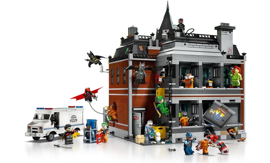 Image 4: LEGO Arkham Asylum™ 76300