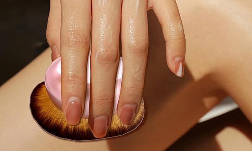 Image 8: Body Makeup Brush