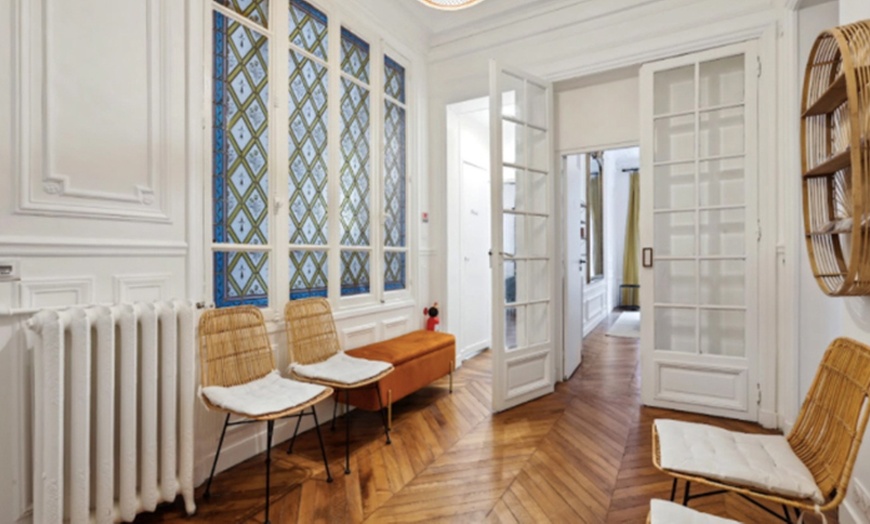 Image 2: Modelage élimination Renata França : visage tonique et corps sculpté