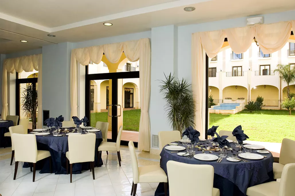 Sicilia 4*: camera con colazione o mezza pensione al Mahara Hotel