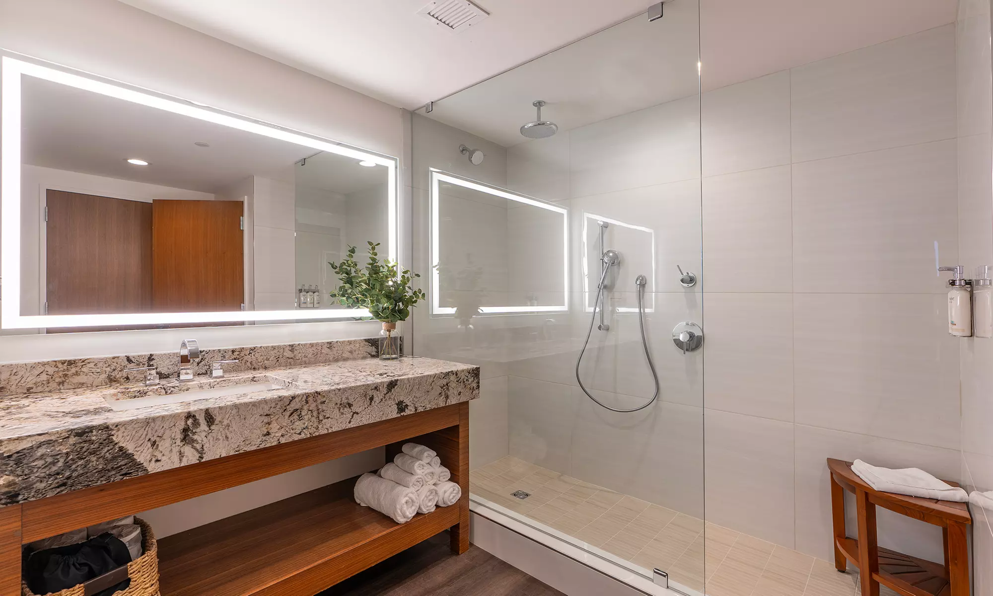 Member Pricing: Budget Hotel in Central NOLA with Rooftop Pool 