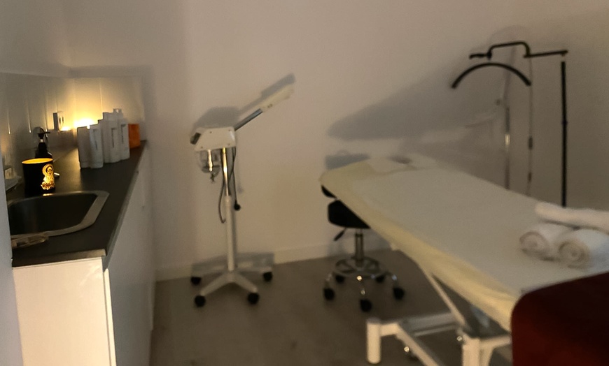 Image 4: Tarifa plana de 1 año de depilación láser en 1 zona corporal a elegir 