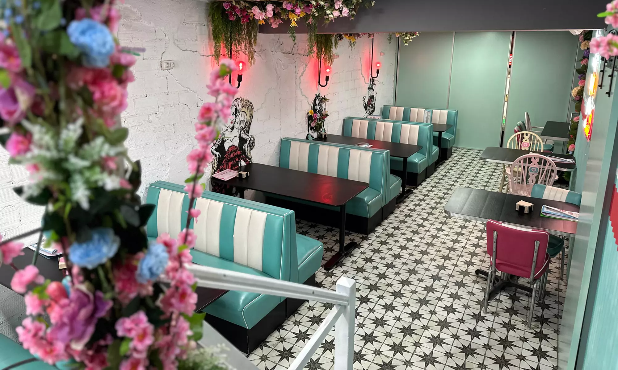 Menú internacional para 2 personas con entrante, postre y bebida