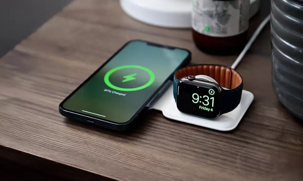 Foldable Magnetic 3-in-1 Charger for Apple Watch, iPhone and AirPods