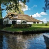 Image 14: Giethoorn Tour: vanuit Amsterdam in een Hop On Hop Off Holland bus