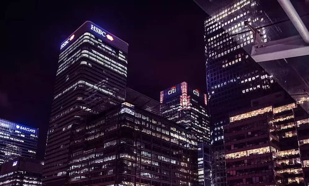 London: Elegant 4* Stay with Breakfast