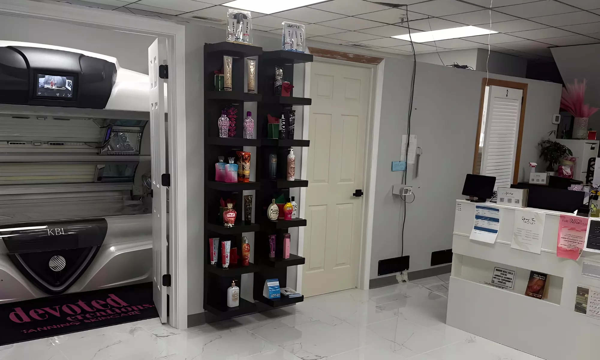 1, 3 or 6 30-Min Pro Spray Tans or 1 Month KBL UV Bed Tan Sessions