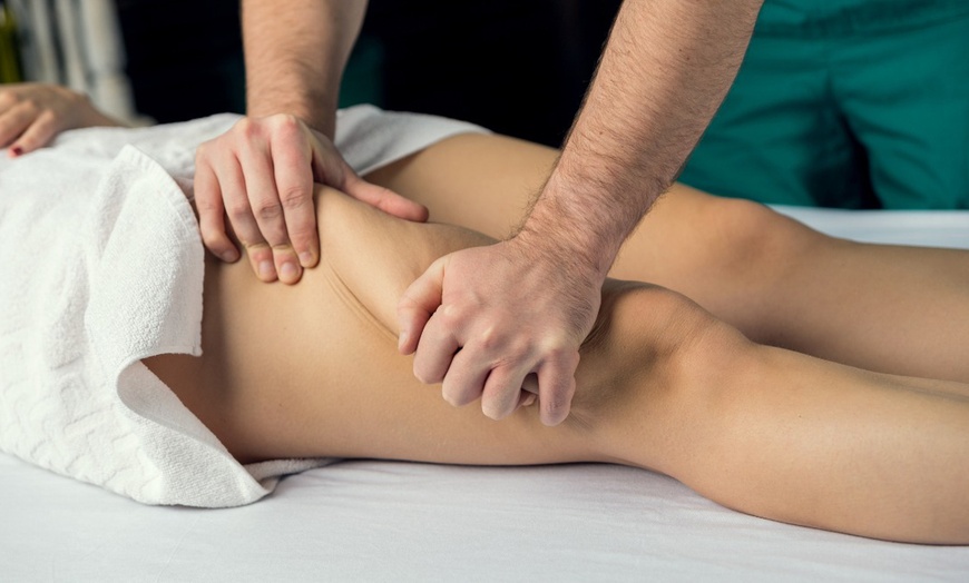 Image 2: 3 o 6 sesiones de combo reductor con cavitación, presoterapia y masaje