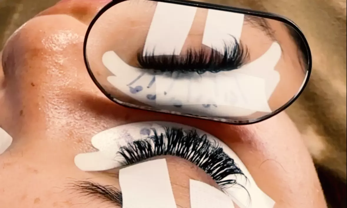 Lash Extensions - Full Set of Classic, Hybrid or Volume Lashes