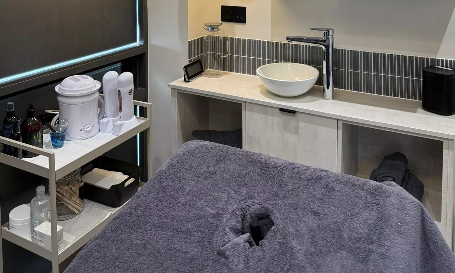 55- or 70-Minutes Japanese Head Spa Treatments for Ultimate Relaxation