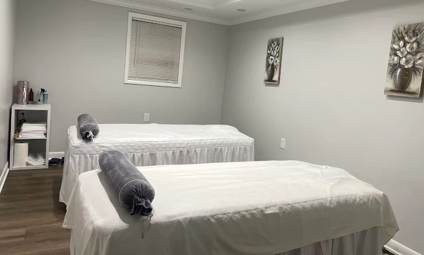 Image 2: Up to 36% Off on Couples Massage at Luxe Spa