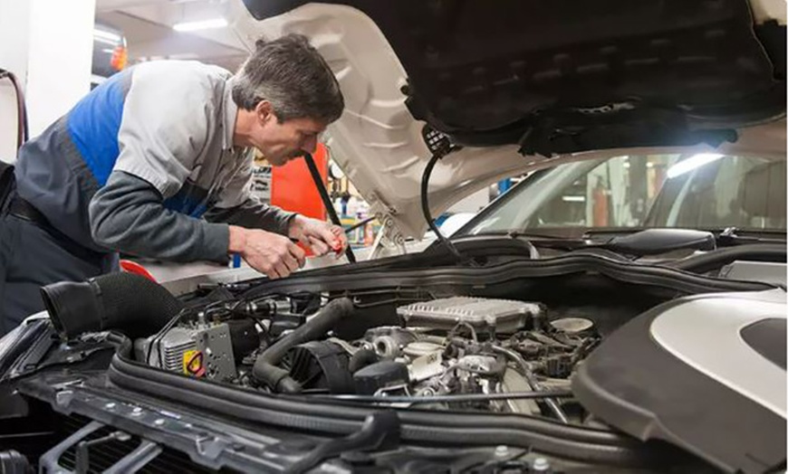 Image 1: Contrôle technique automobile avec Dekra Vaulx en Velin