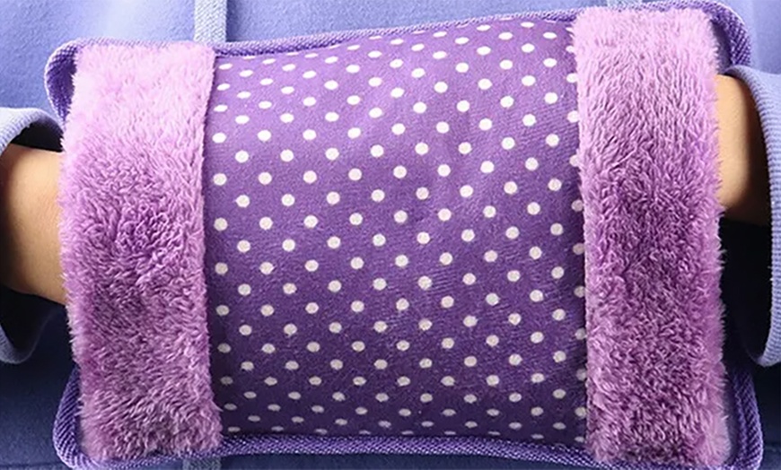 Image 7: Bolsa de agua caliente eléctrica y recargable con tacto aterciopelado