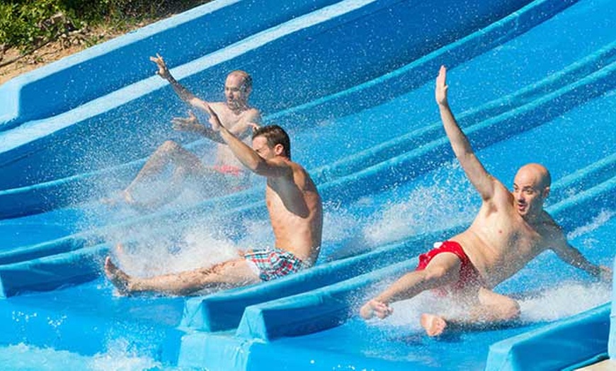 Image 10: ¡Atracciones y diversión! Entrada de 1 día a Aquópolis Cullera