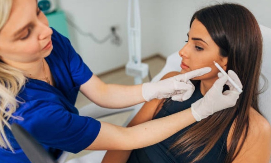 Image 7: Lifting facial: 8 o 12 hilos tensores monofilamento o 6 multifilamento