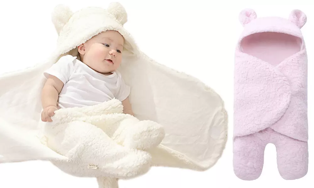 1x oder 2x Puck-Mich-Sack mit Kapuze in Creme und/oder Pink für Babys, inkl. Versand - Primary Image