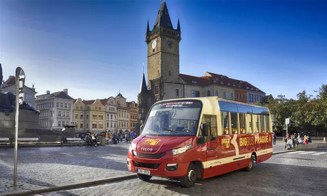 Mit dem Doppeldecker-Bus durch Prag