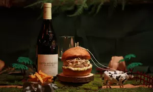 Menu burger classique ou spécial avec frites ou salade et dessert au choix pour 2 p. (jusqu'à 36% de remise)