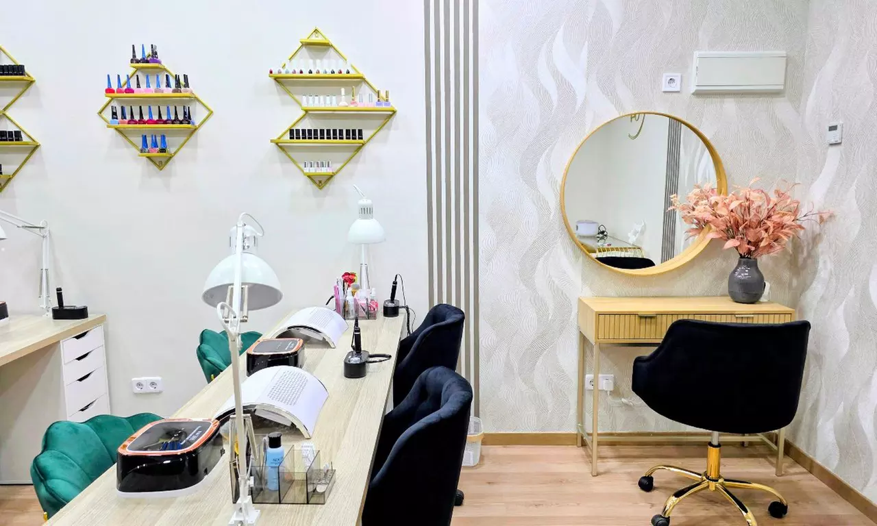 1 o 3 sesiones de manicura y/o pedicura express con semipermanente