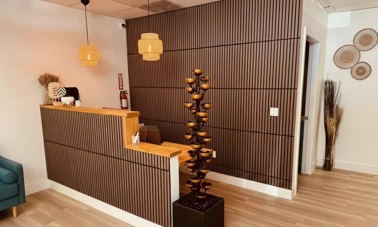 60 or 90-Min Deep Tissue Massage w/ Warm Oil, Hot Towels & Hot Stones