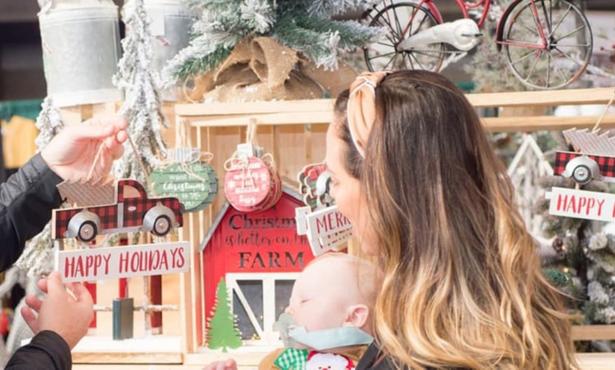 Image 1: Indiana Christmas Gift & Hobby Show General Admission - November 12-16