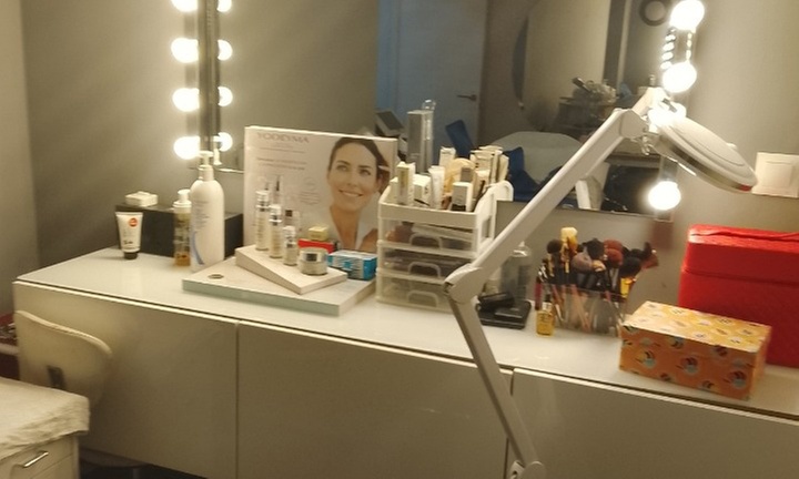 Limpieza facial profunda con aparatología y masaje corporal completo