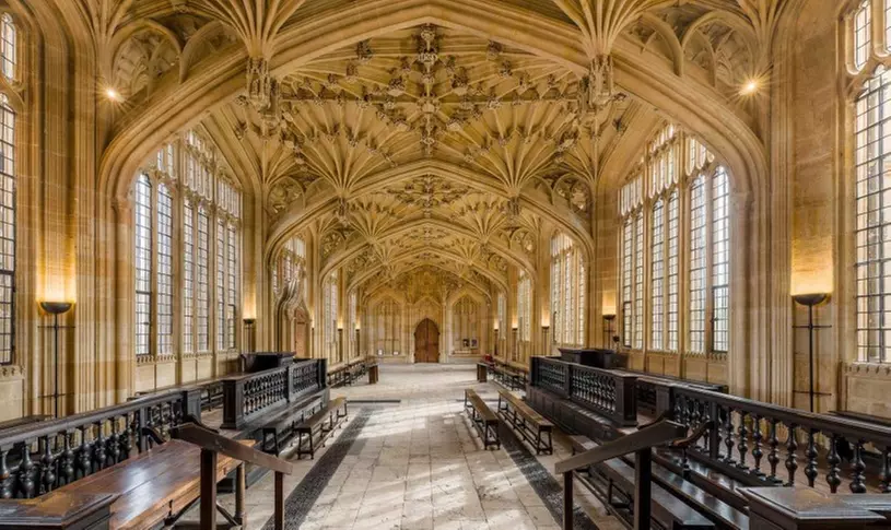 Harry Potter Filming Locations Tour + Divinity School Entry in Oxford