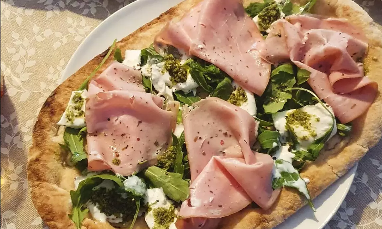 Saborea la auténtica pinsa romana con un menú completo para 2 o 4