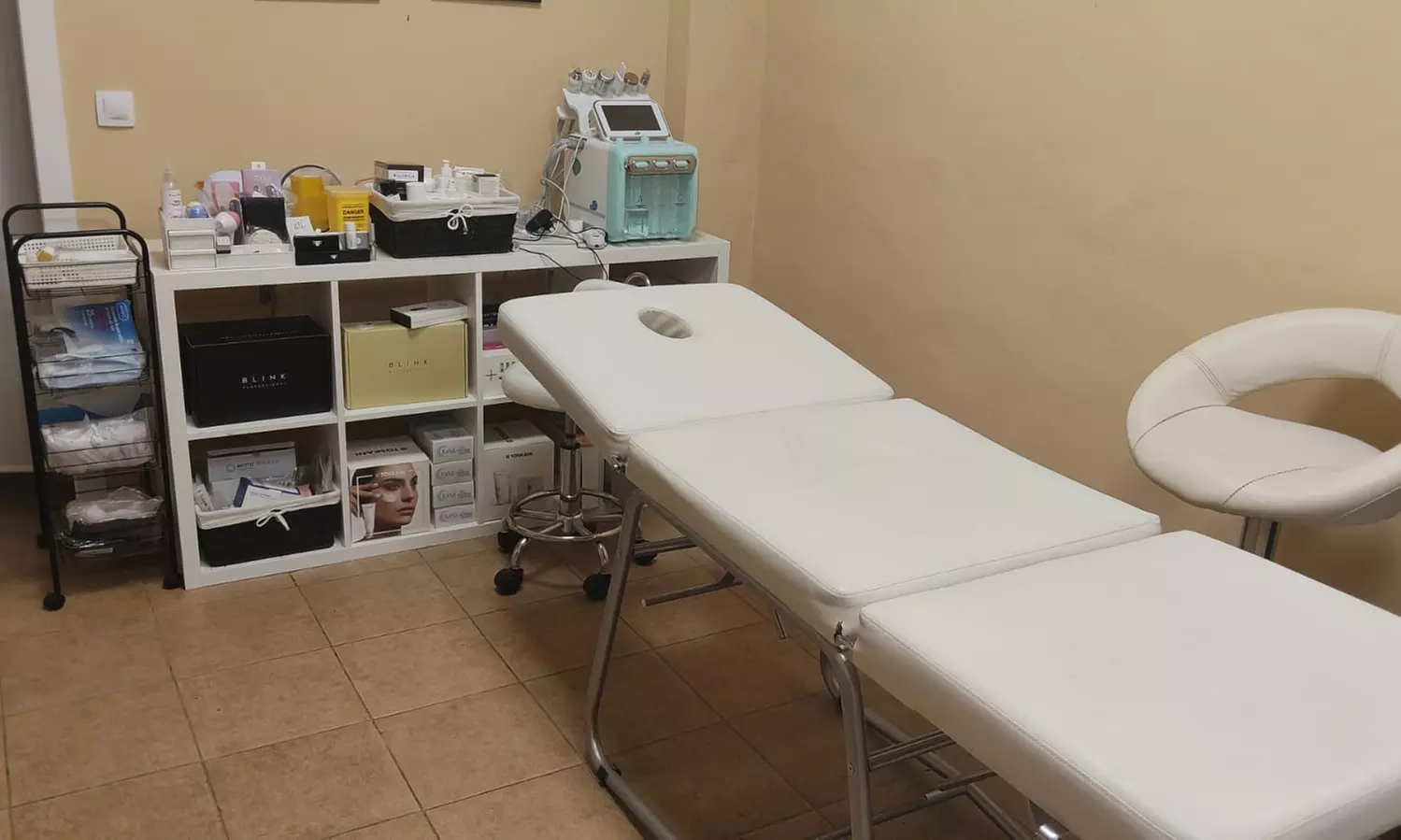 ¡Cuidado total para tus uñas! Manicura, pedicura o uñas de gel para 1