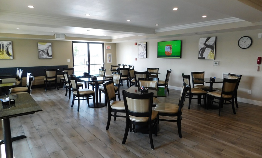 Image 7: Placentia – Anaheim Orange County Hotel