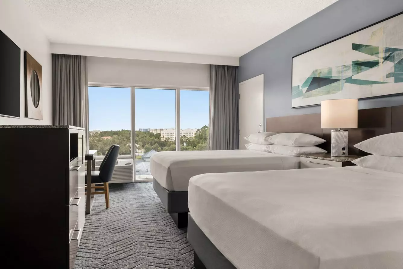 Luxury Resort Near Orlando Parks - Book Now!