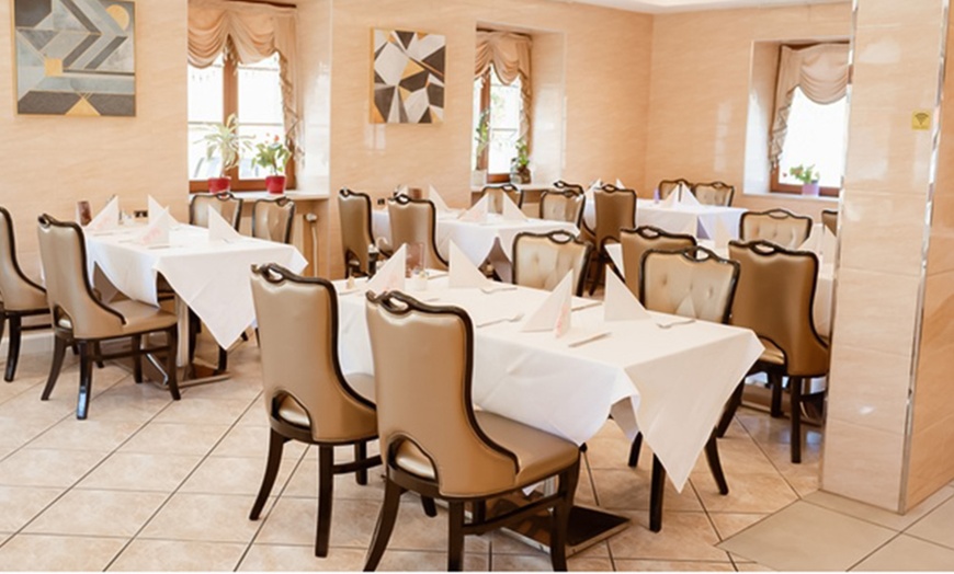 Image 2: Asiatisches Buffet All You Can Eat & Drink – mit Sushi, Grill und mehr