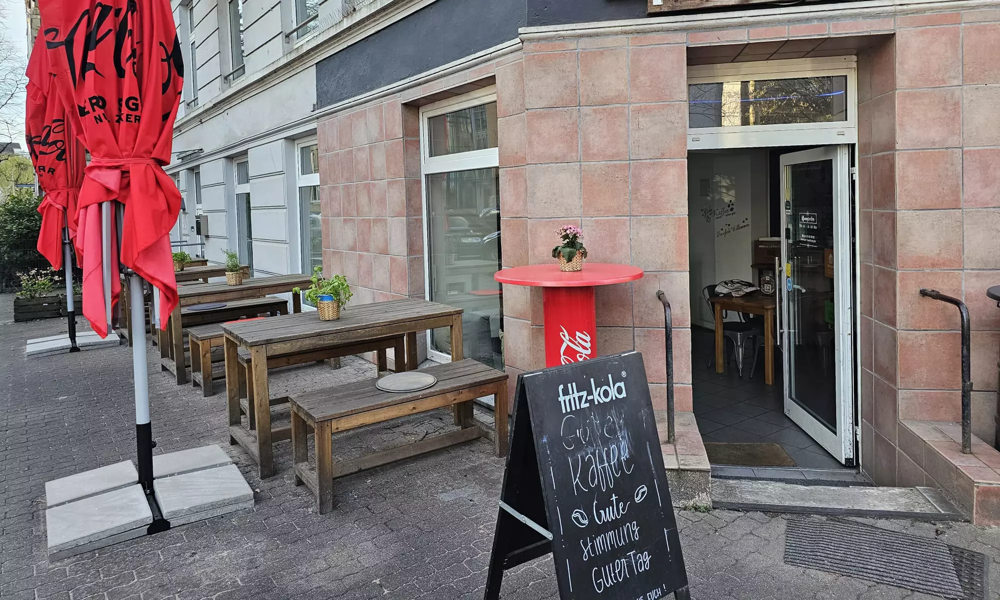 Süße Auszeit: Kuchen & Heißgetränk nach Wahl für 2, 4 oder 6 Personen