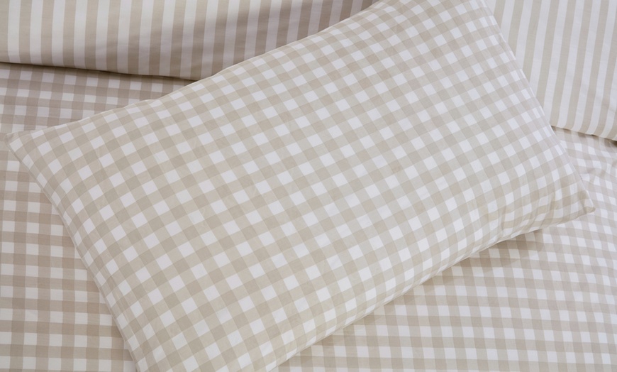 Image 11: Arches or Gingham Duvet Set