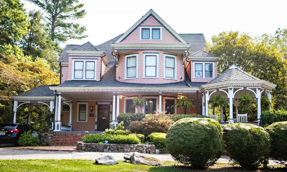 Hotel Stay with Breakfast & Wi-Fi at Historic Beaufort House Inn in Asheville, North Carolina