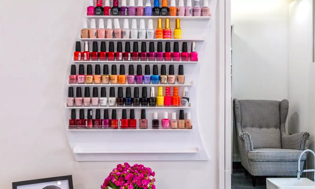 Beauté des mains et pieds en option avec semi-permanent à Beauté Art