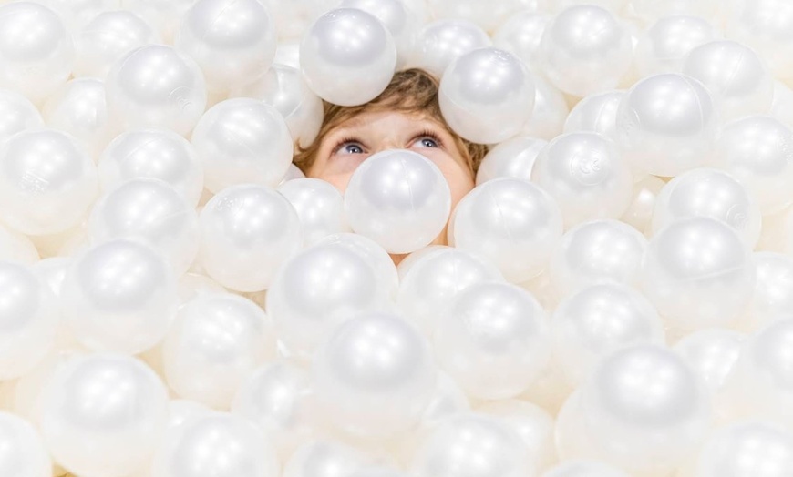 Image 3: 1 entrada de niño o adulto a la exposición inmersiva en FoKo