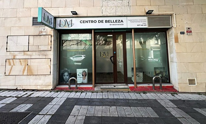 Image 6: Masaje a elegir entre relajante, descontracturante o prenatal