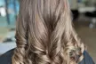 Dein perfektes Haarstyling: Klassischer Schnitt oder luxuriöses Balayage & Glossing für 1 Pers. (bis 47% sparen) - Second Medium